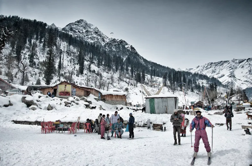 Travel in Delhi to Manali